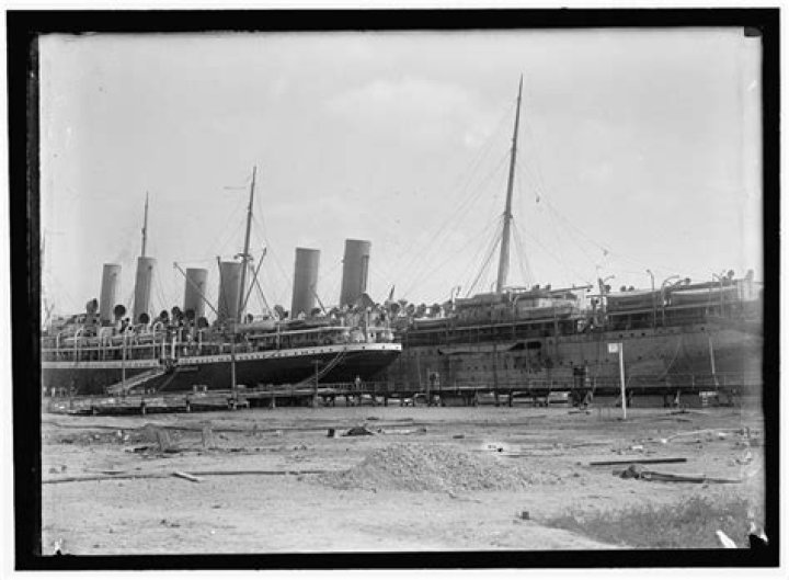 24 Devastating Photographs Of German-American Internment During WWI
