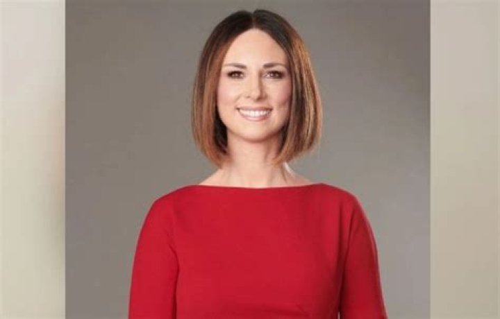 Age, Husband, Parents, Net Worth, Salary & BIO of Journalist