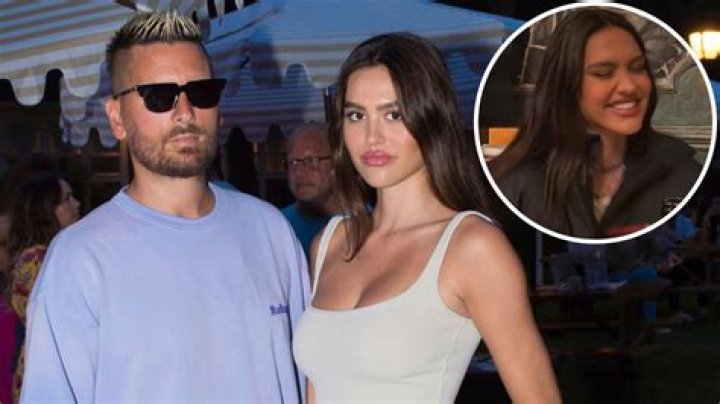 Amelia Gray Hamlin Says She’s ‘Really Happy’ Post-Scott Disick Split, Poses With Middle Finger Amid New Fling Rumors