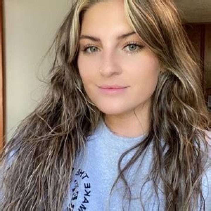 Angela Larson Age | Wiki, Net worth, Bio, Height, Boyfriend