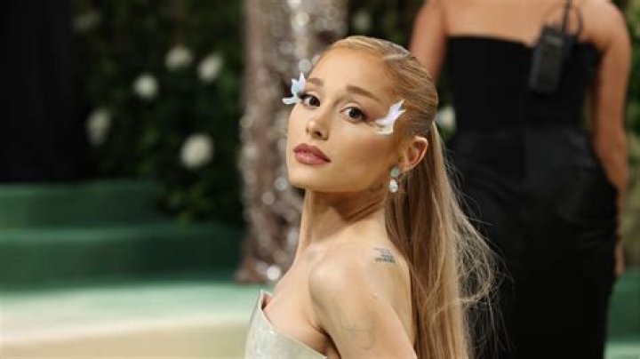 Ariana Grande Was Completely Snubbed At The MTV EMAs — By One Of Her Good Friends!