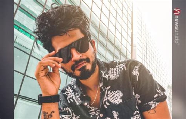 Biography, Age, Wife, Family, Caste, Net Worth, Height