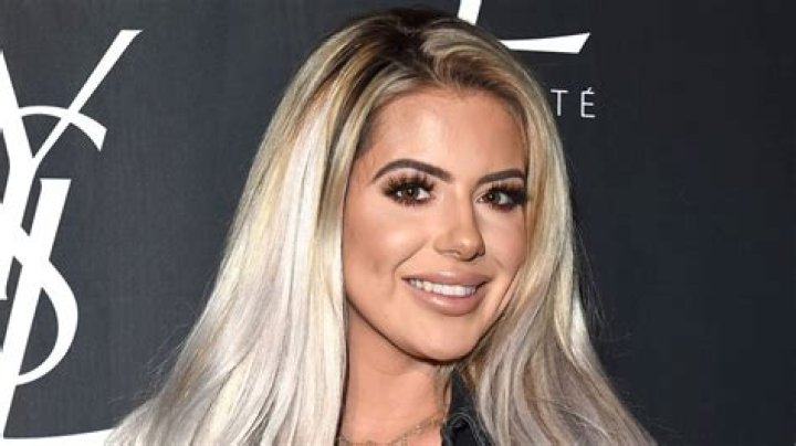 Brielle Biermann Says She Has a ‘Ton’ of Guys in Her DMs But They’re All ‘Boring’: ‘I Need Some Excitement’