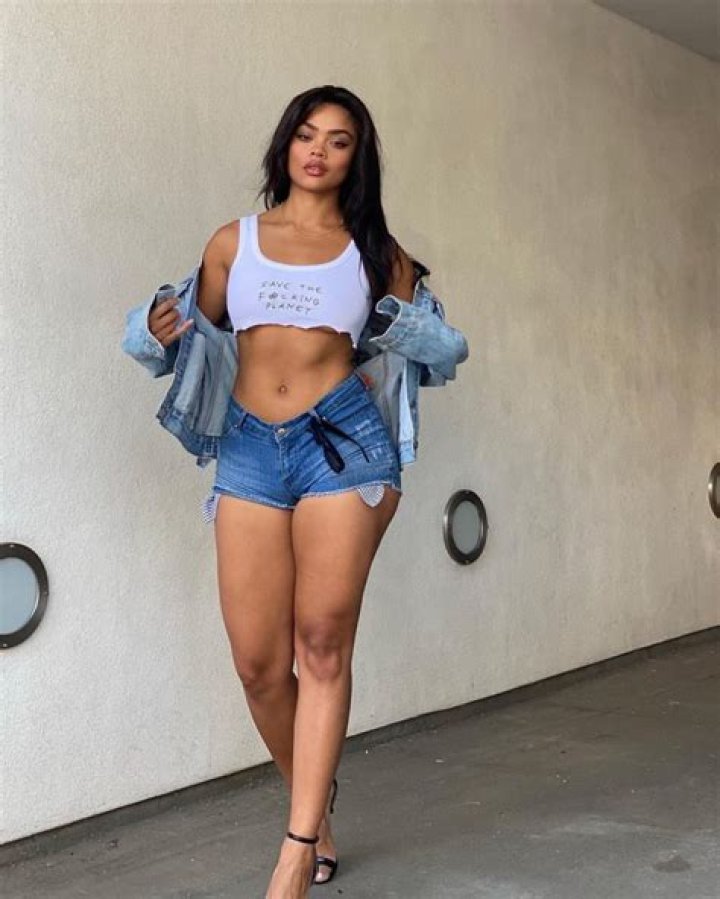 Caitlyn Mwenifumbo Age | Wiki, Net worth, Bio, Height, Boyfriend