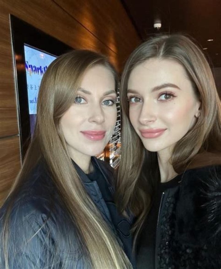 Carolina Shiino Height, Weight, Parents, Nationality, Age, Boyfriend, Biography, and more