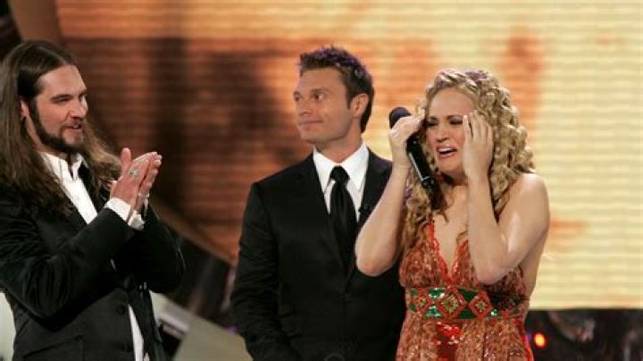 Carrie Underwood Performs at 2019 ACM Awards Just 2 Months After Giving Birth — Watch!