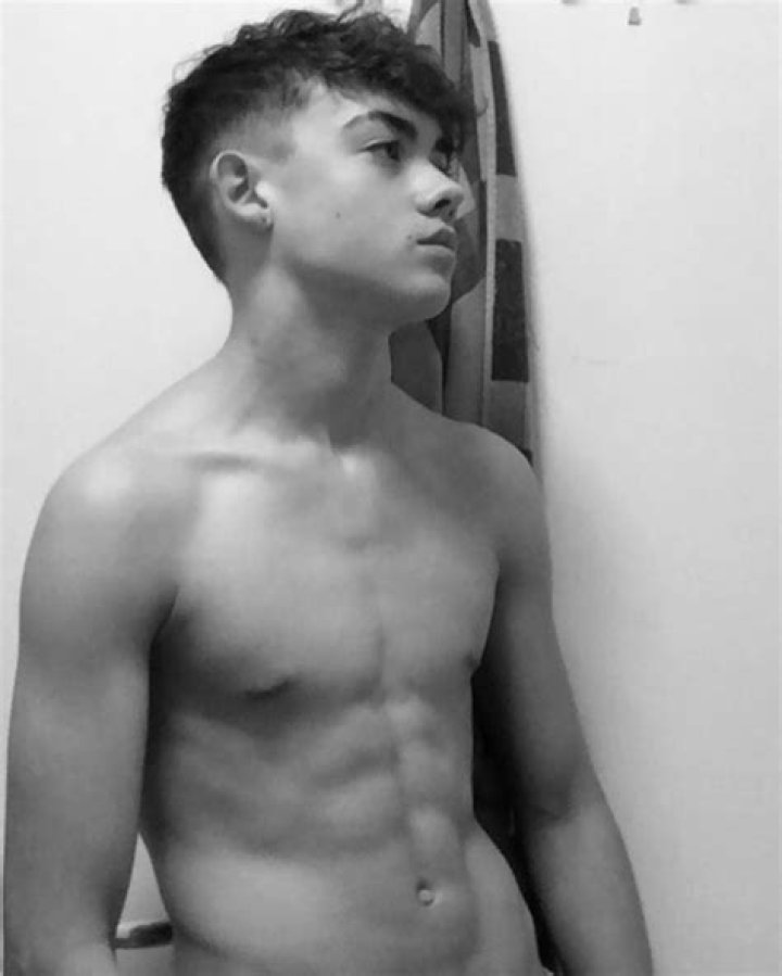 Connor Robinson Age | Wiki, Net worth, Bio, Height, Girlfriend |