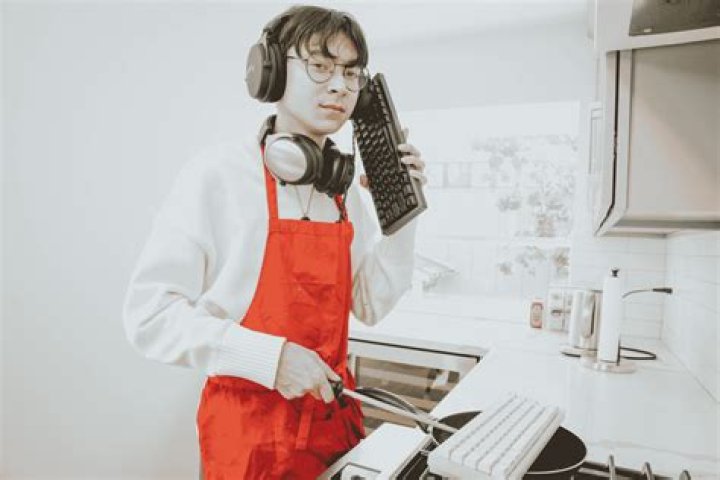 Dan Smith Net Worth, Age, Height, Wife