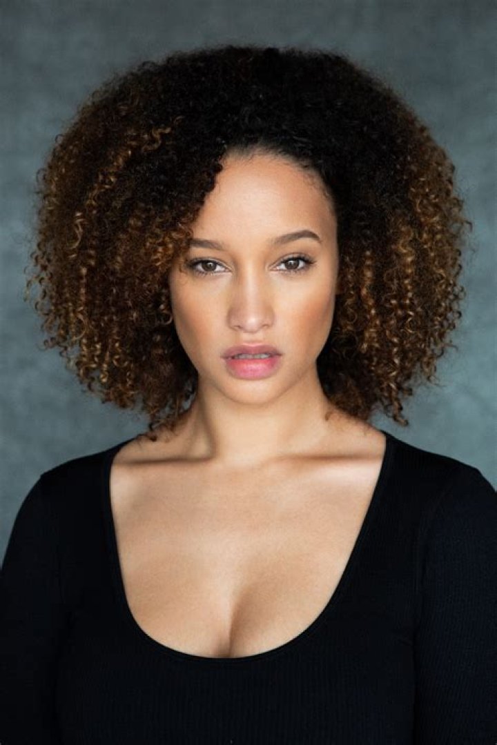 Elarica Johnson – Celebsgraphy