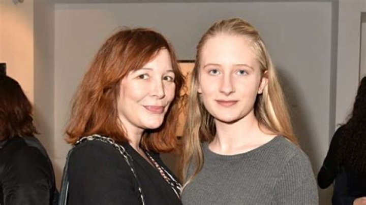 Elise Ventre Mort De Quoi