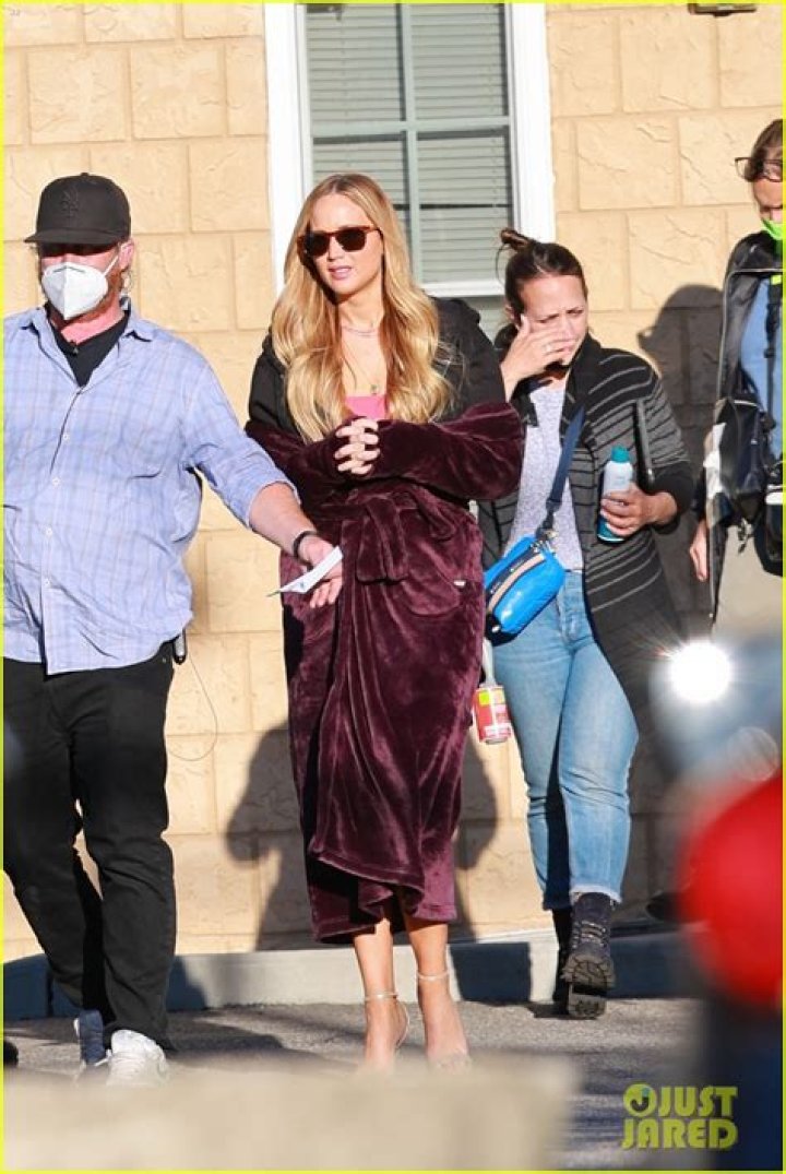 Exclusive DetailsInside Jennifer Lawrence and Adele’s Night Out at Drag Bar Pieces in NYC