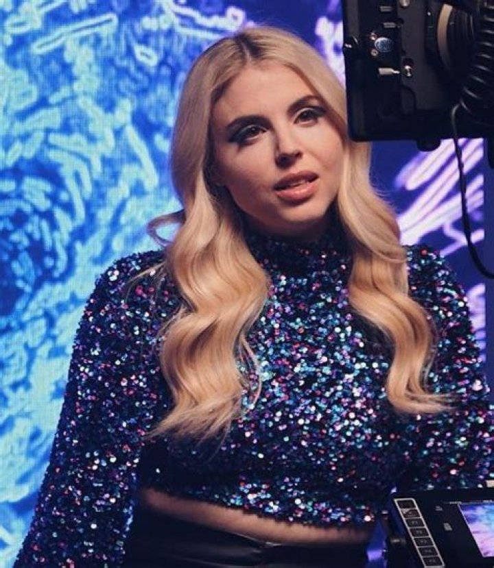 Firerose (Singer) Wiki, Age, Parents, Boyfriend, Height, Family, Net worth, Biography & More