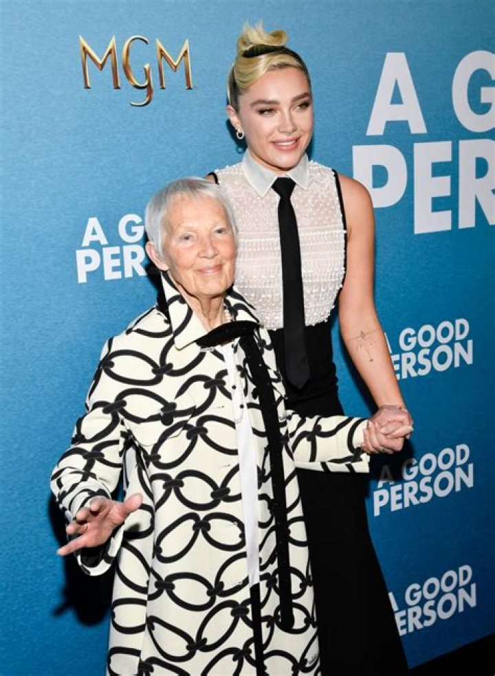 Florence Pugh Comes From a Pretty Impressive Family! Meet Her Parents, Siblings and Grandma