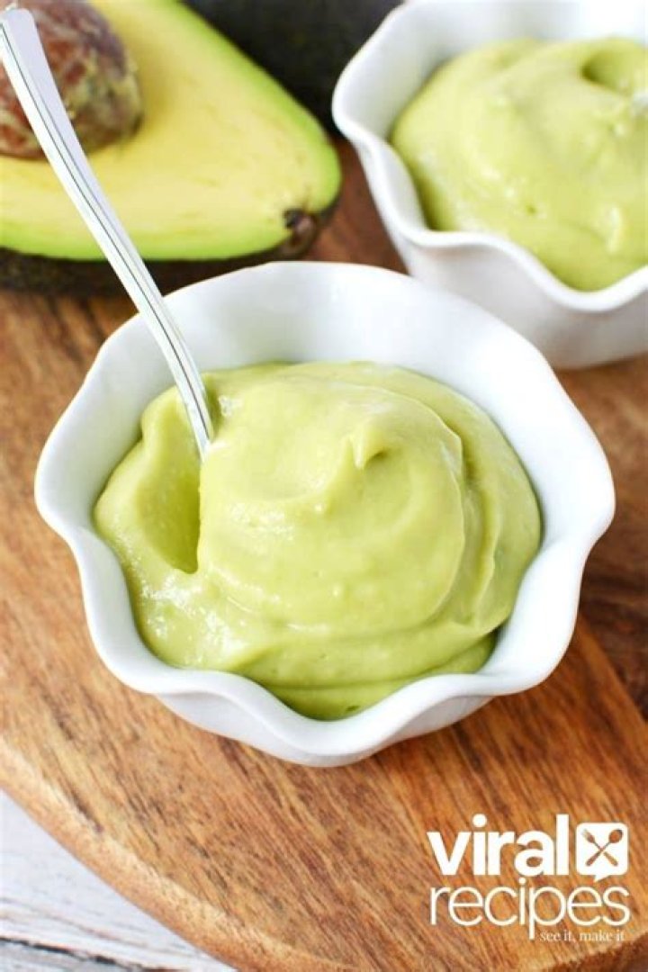 How do you make Kourtney’s avocado pudding?