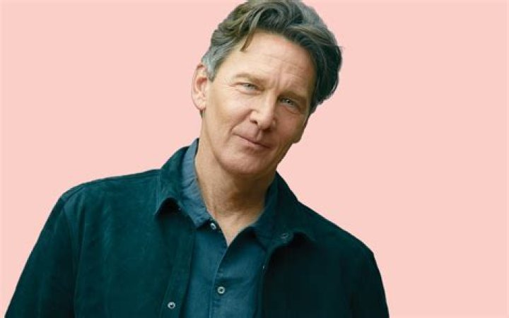 How tall is Andrew McCarthy