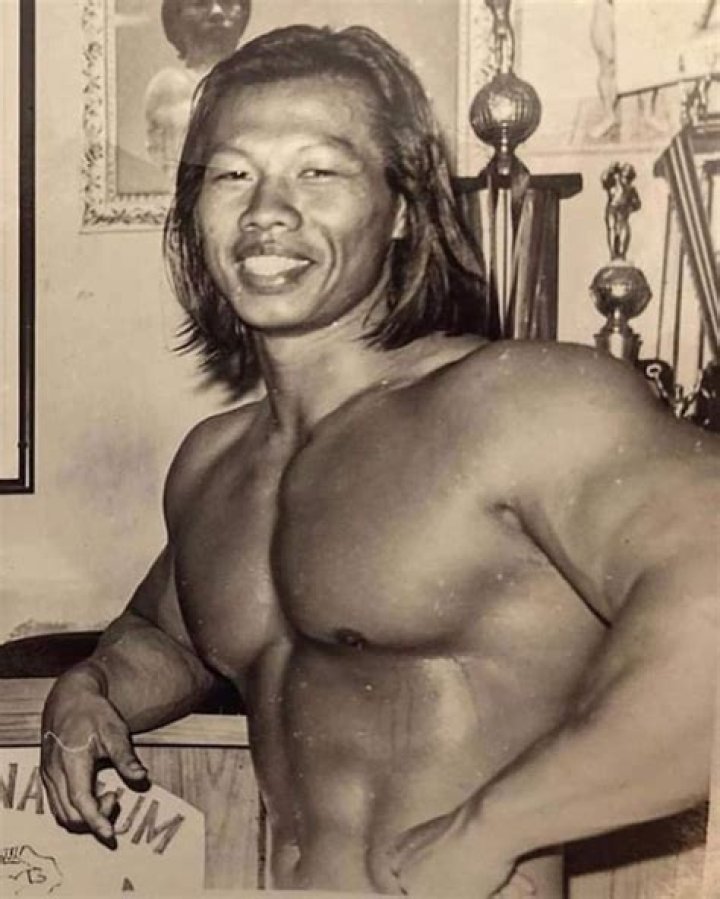 How tall is Bolo Yeung