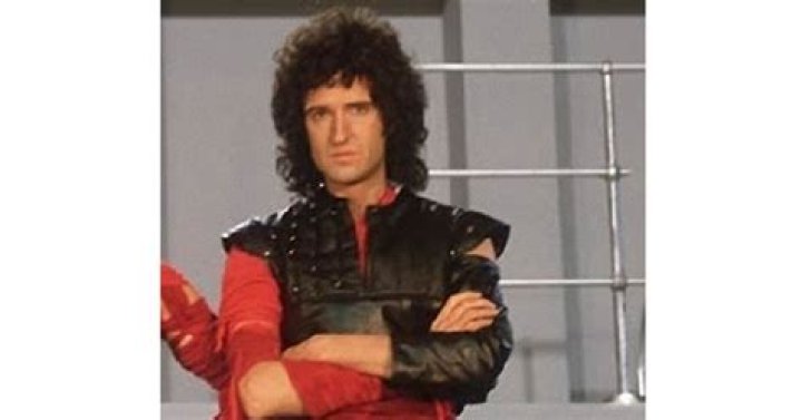 How tall is Brian May