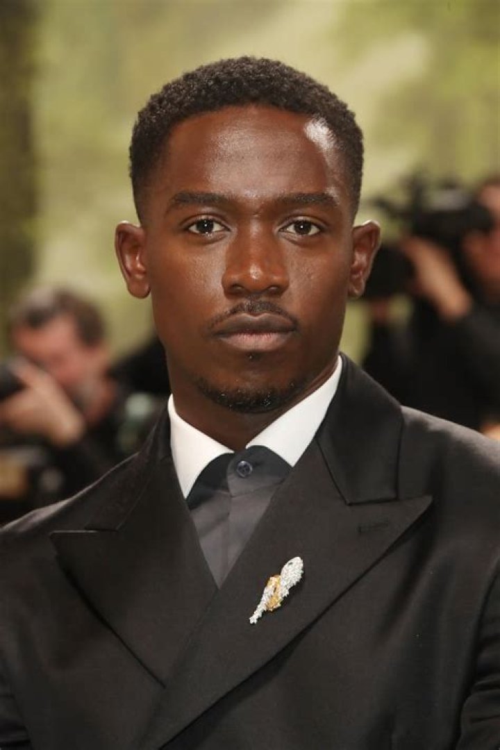 How tall is Damson Idris