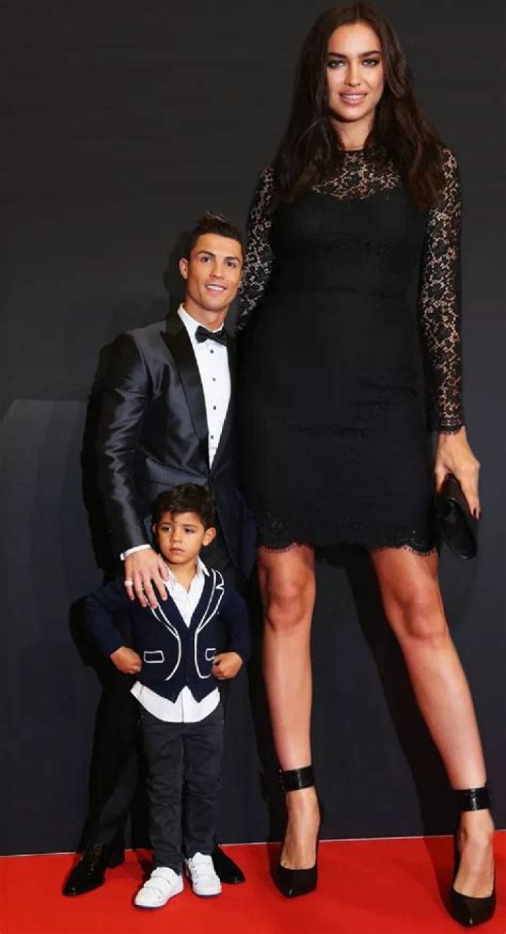 How tall is Irina Shayk