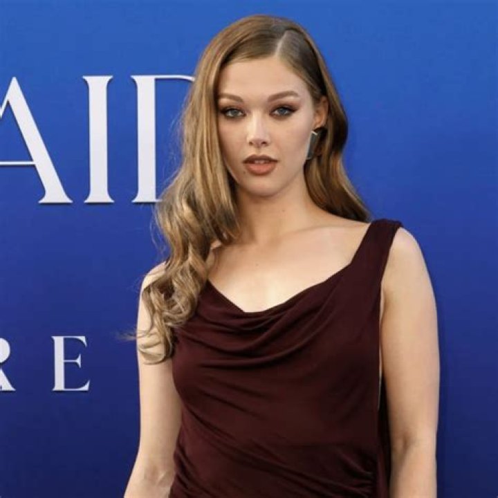 How tall is Jessica Alexander