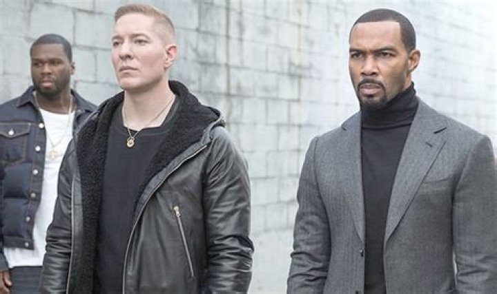 How tall is Joseph Sikora