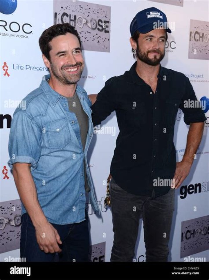 How tall is Justin Chatwin