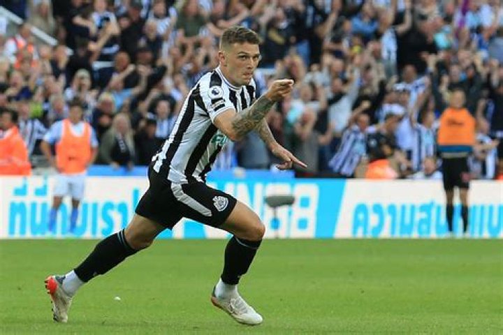 How tall is Kieran Trippier