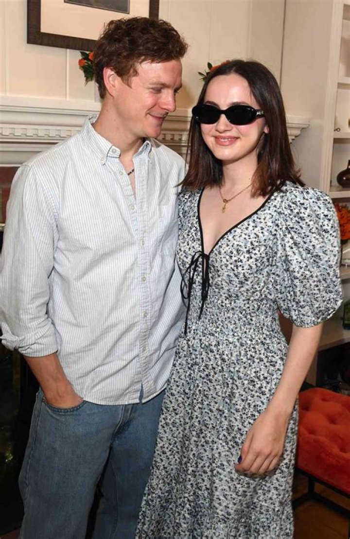 How tall is Maude Apatow