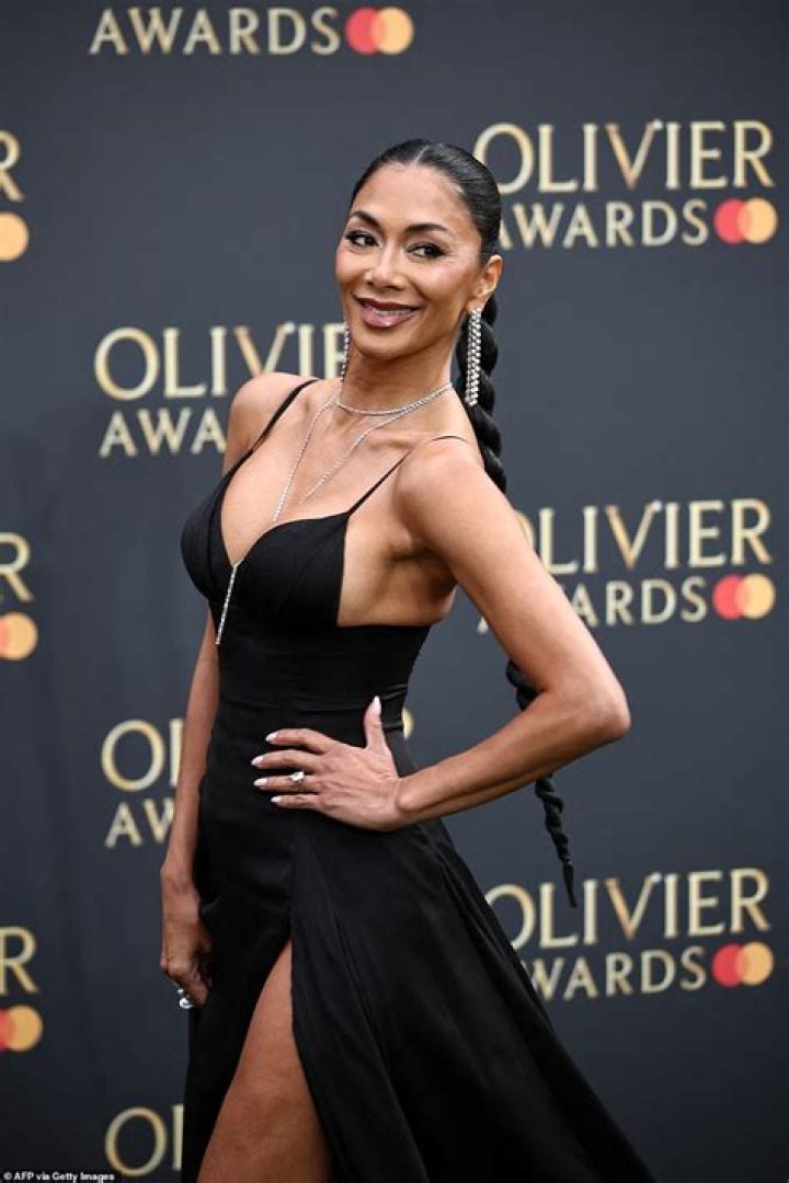 How tall is Nicole Scherzinger