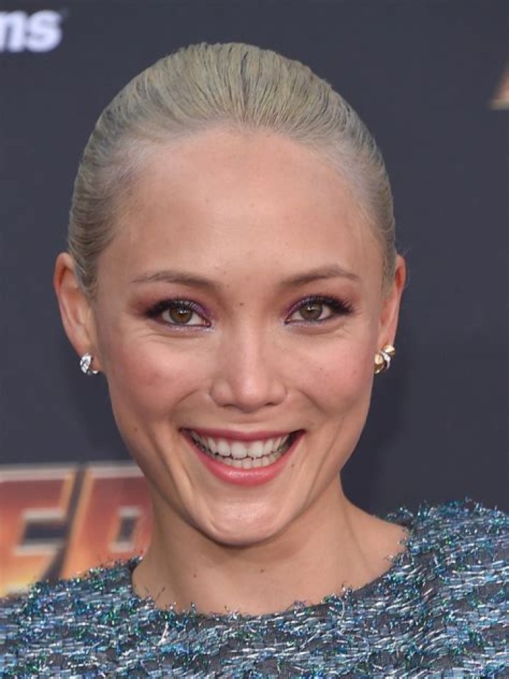 How tall is Pom Klementieff