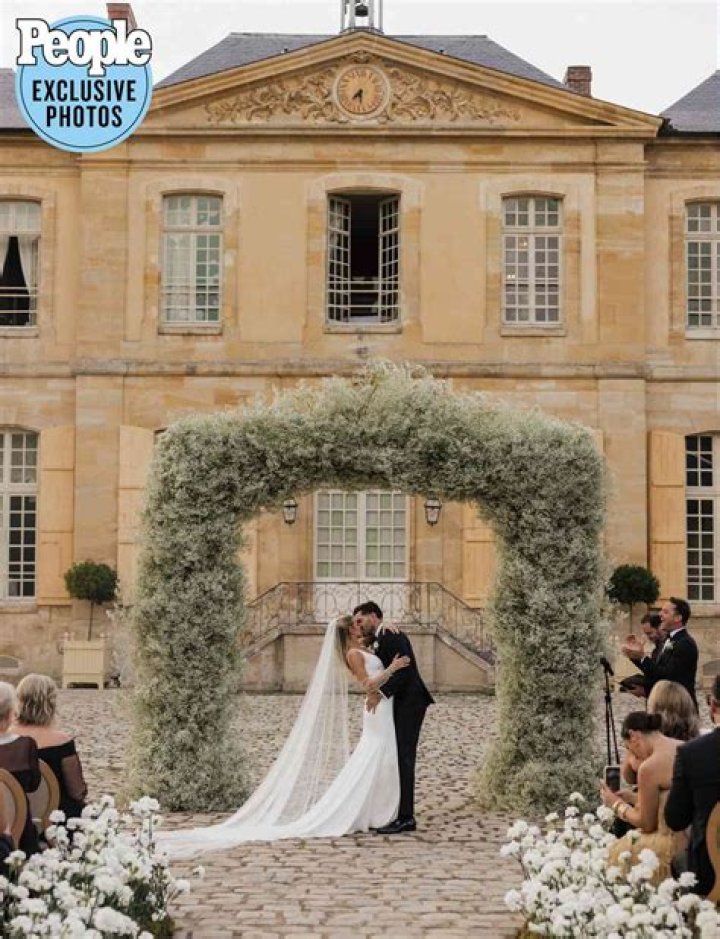 Inside Bachelor in Paradise’s Hannah Godwin and Dylan Barbour’s ‘Awesome’ New San Diego Home: Photos