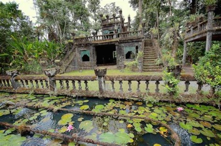 Inside Paronella Castle, The Spanish Palace In The Australian Jungle