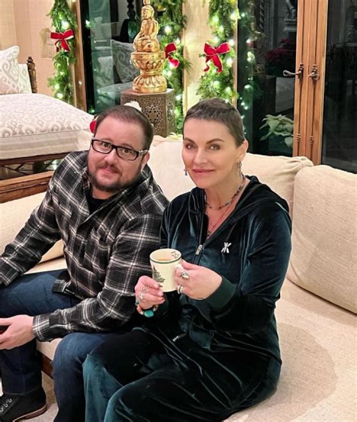 Is Chaz Dean gay? Or Dating A Girlfriend? Find About His Partner.