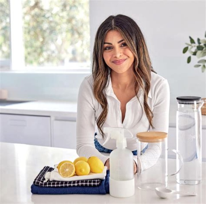 It’s Official, Jessica Alba Is the Queen of Clean Living