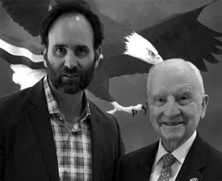 Jack Carr (Author) Wiki, Biography, Age, Net worth, Wife, Parents, Education, Height, Books & More