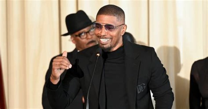 Jamie Foxx Jokes About Dating White Women While Accepting An African American Critics Award
