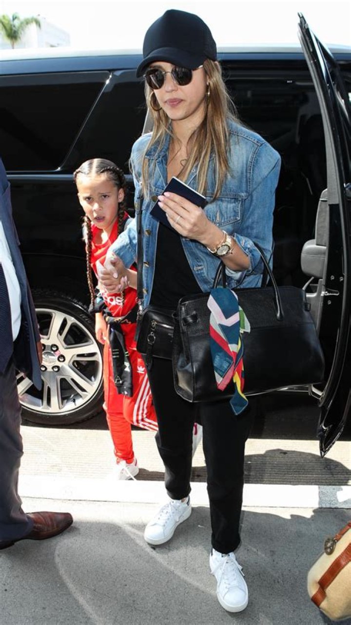 Jessica Alba’s Oldest Daughter Honor Is All Grown up and Slaying Her Sporty Airport Look