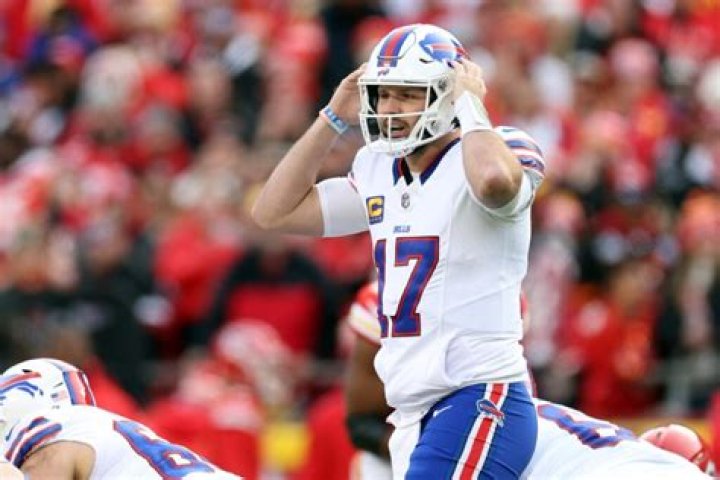 Josh Allen & Hailee Steinfeld Rumors Resurface After Actress Spotted Flying To Buffalo