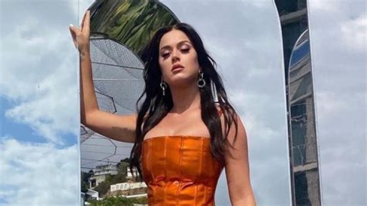 Katy Perry Flaunts Post-Baby Weight Loss in Stunning Dress Nearly 14 Months After Daughter’s Birth