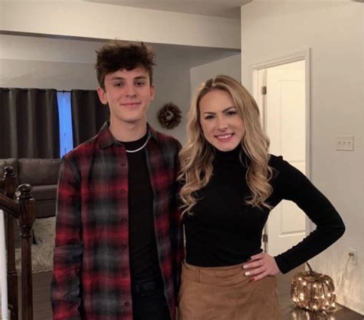 Kayla Ann (PurpleStars02) Age | Wiki, Net worth, Bio, Height, Boyfriend