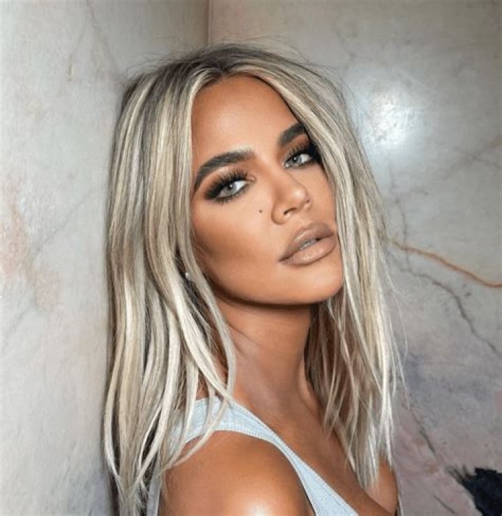 Khloé Kardashian Goes Platinum Blonde — See Her Vibrant New Look!
