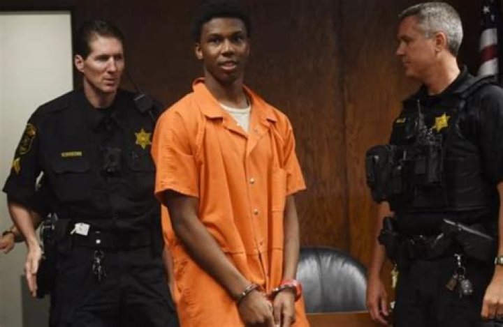 Killer Who Smiled During Sentence!