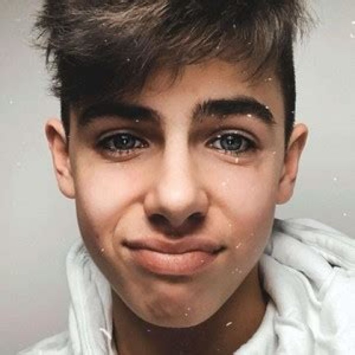 Kyle Thomas Biography | Age, Wiki, Net worth, Bio, Height, Girlfriend?|