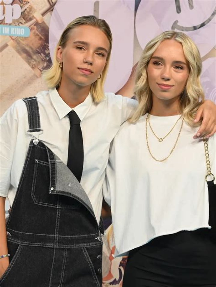 Lisa & Lena Mantler Net Worth, Age, Height, Wife