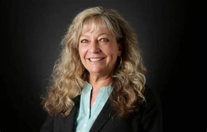 Mary Kay Holthus (Judge) Wiki, Biography, Age, Husband, Family, Biography & More