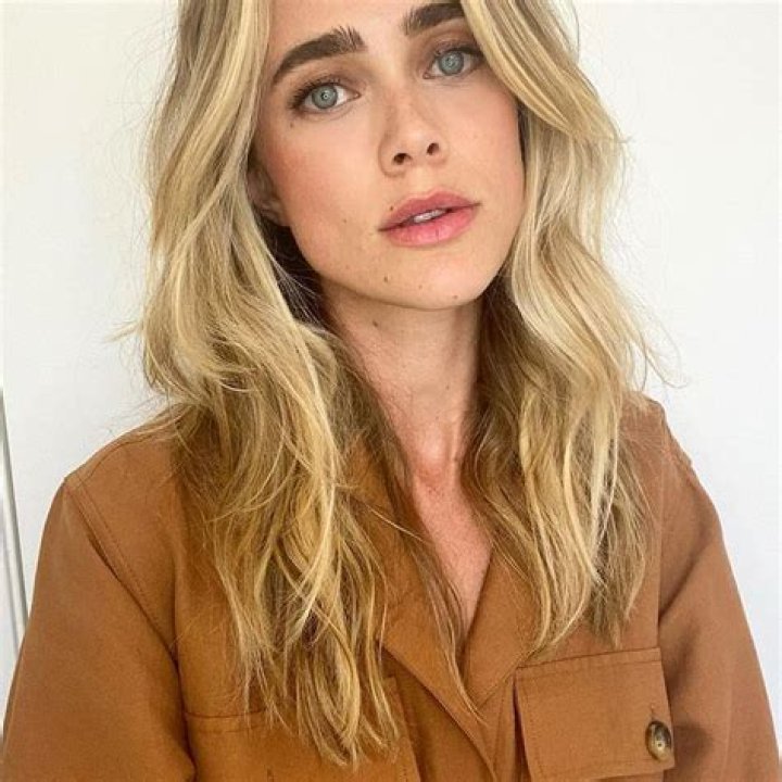 Melissa Roxburgh Biography, Age, Height, Weight, Boyfriend, Marriage & Net Worth