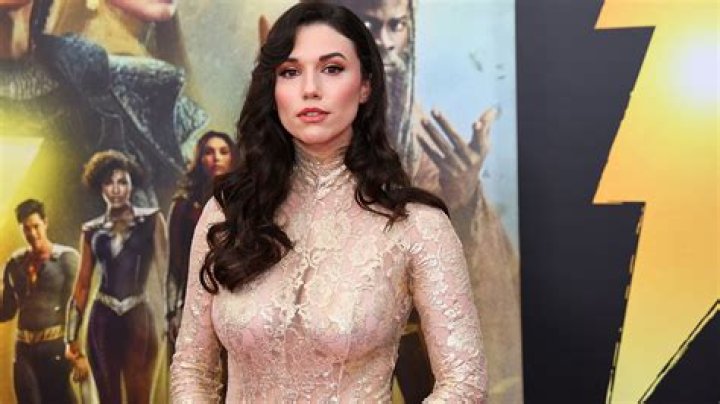 Michelle Borth – Celebsgraphy