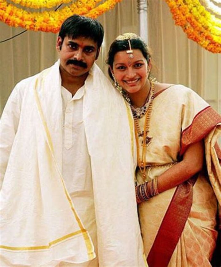 Renu Desai Biography, Age, Husband, Kids, Height, Caste, Family & Affairs