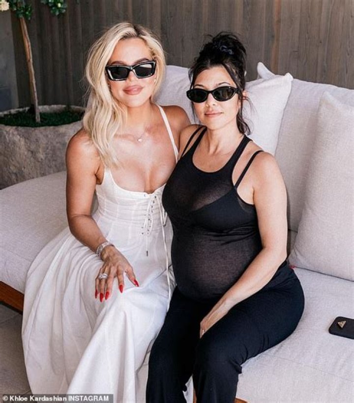REPORTKylie Jenner and Khloé Kardashian Planning Nude Pregnancy Shoot Because of Course