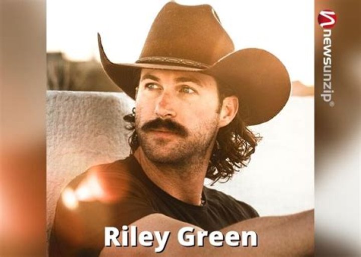 Riley Green Age, Height, Wife, Wiki, Biography, Net Worth, Parents, Kids, Family & More